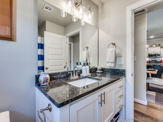 6316 E 146th Street S, Bixby, OK 74008