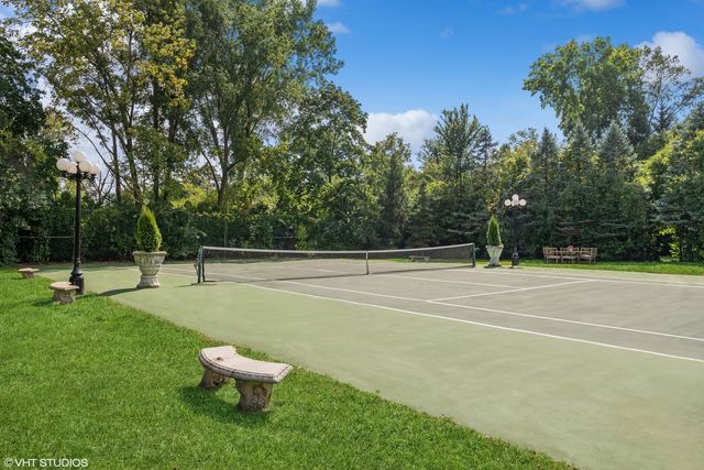 275 Sussex Lane, Lake Forest, IL 60045