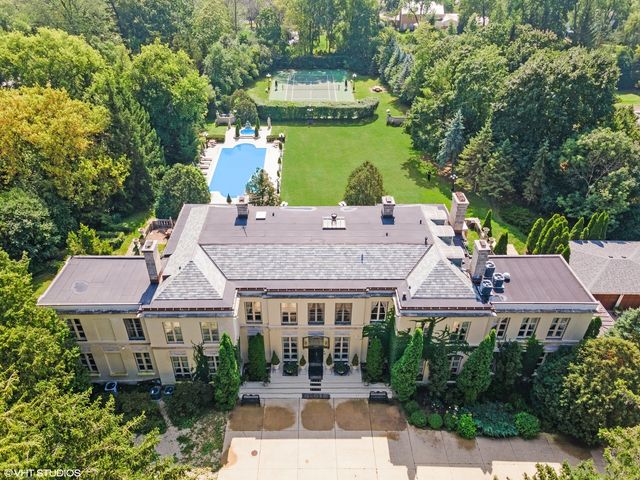 275 Sussex Lane, Lake Forest, IL 60045