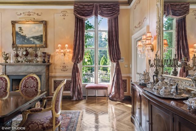 275 Sussex Lane, Lake Forest, IL 60045