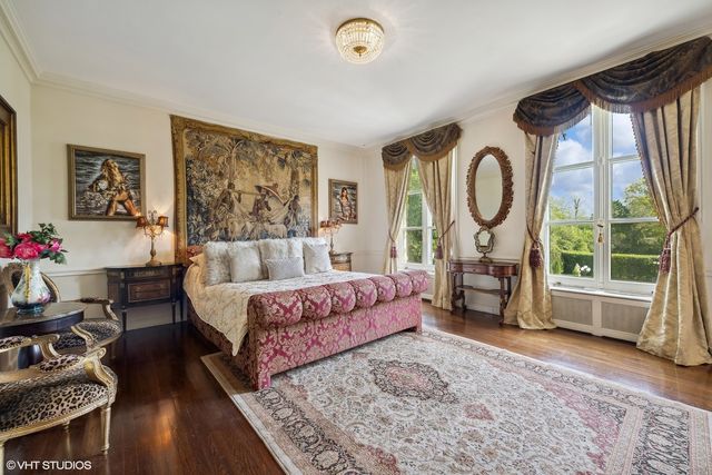 275 Sussex Lane, Lake Forest, IL 60045