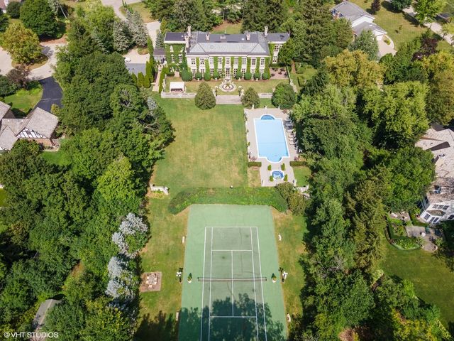 275 Sussex Lane, Lake Forest, IL 60045