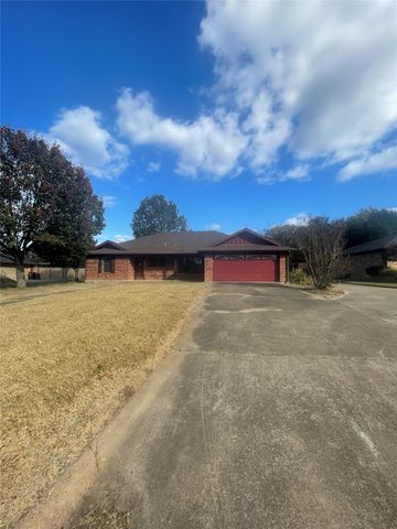 925 42nd Street SW, Paris, TX 75460