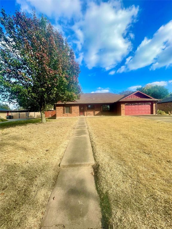 925 42nd Street SW, Paris, TX 75460