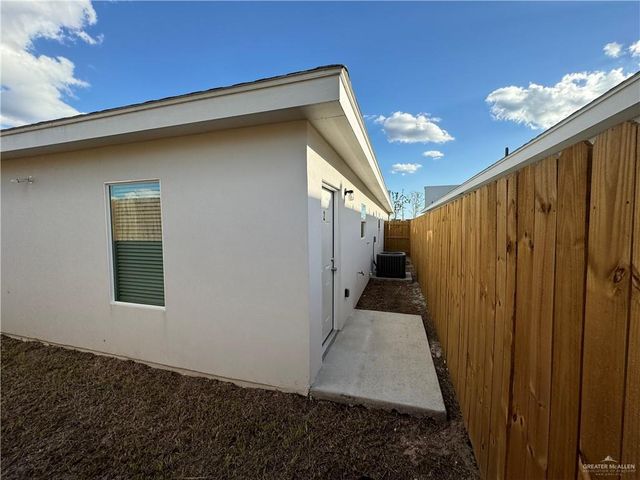 219 W Diamond Avenue, Alton, TX 78573