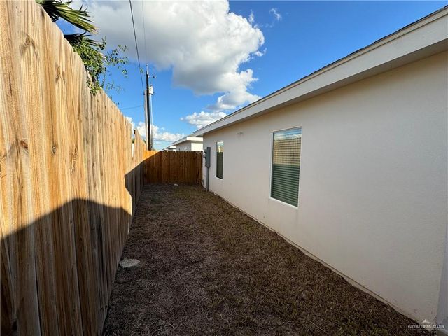 219 W Diamond Avenue, Alton, TX 78573