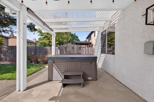 2349 Medallion Way, Lodi, CA 95242