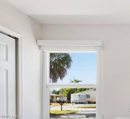 2147 Washington AVE B, Naples, FL 34112