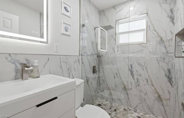 2147 Washington AVE B, Naples, FL 34112