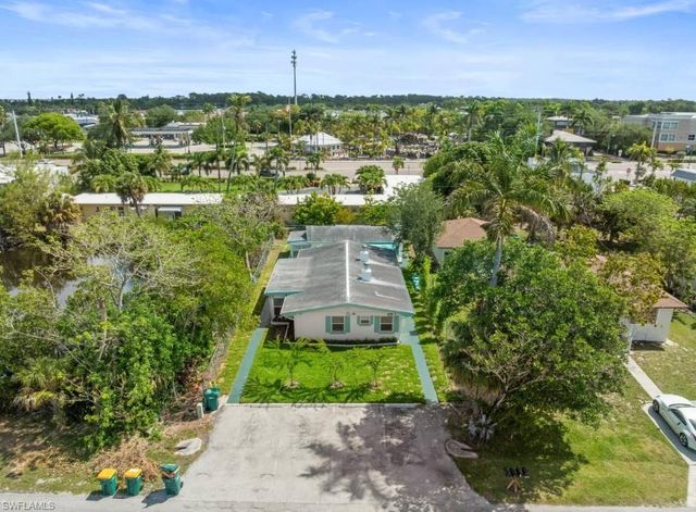 2147 Washington AVE B, Naples, FL 34112