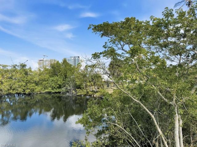 2147 Washington AVE B, Naples, FL 34112