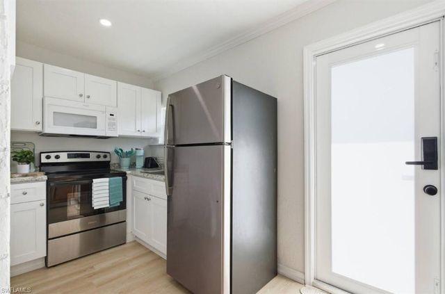 2147 Washington AVE B, Naples, FL 34112