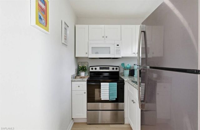 2147 Washington AVE B, Naples, FL 34112