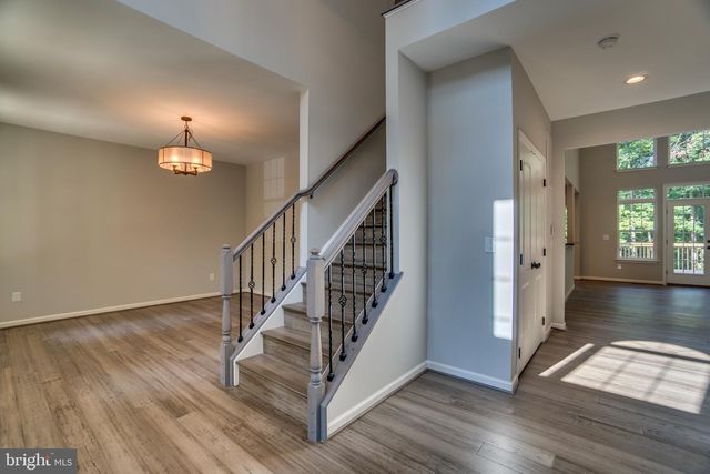 5347 HILLSIDE DR, Warrenton, VA 20187
