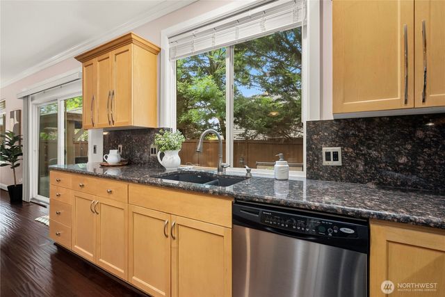 22428 SE 280th Place, Maple Valley, WA 98038
