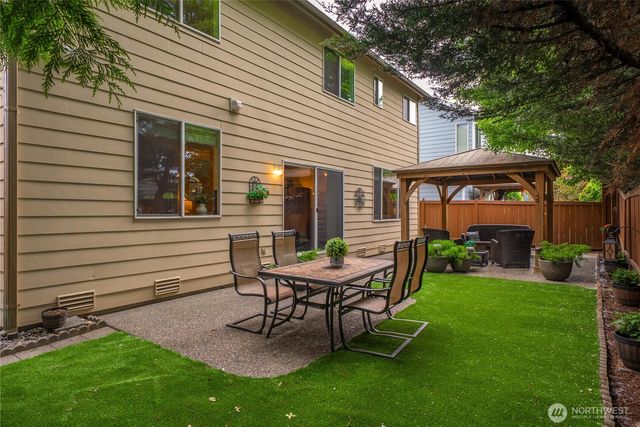 22428 SE 280th Place, Maple Valley, WA 98038