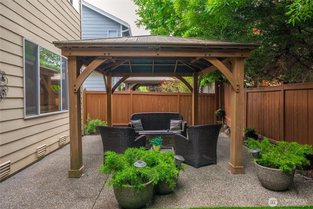 22428 SE 280th Place, Maple Valley, WA 98038
