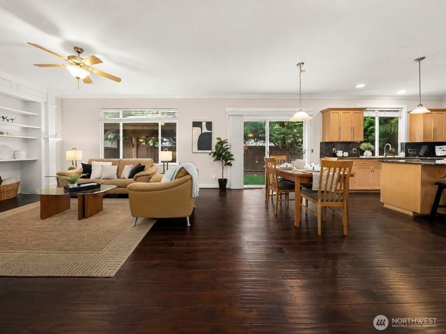 22428 SE 280th Place, Maple Valley, WA 98038