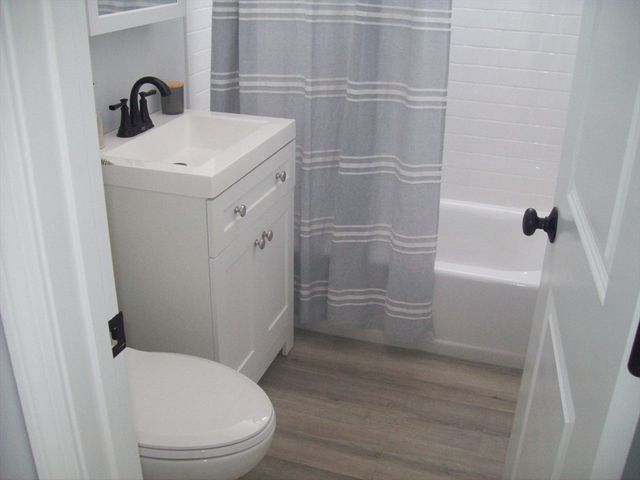 33 Hodges Avenue, Somerset, MA 02725