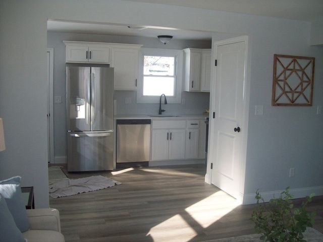 33 Hodges Avenue, Somerset, MA 02725