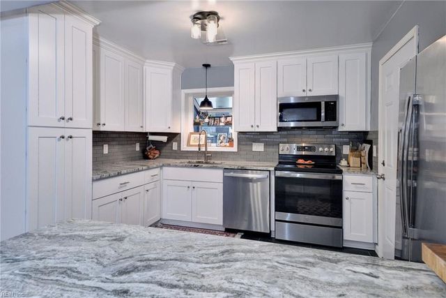 143 Longfellow DR, Newport News, VA 23602