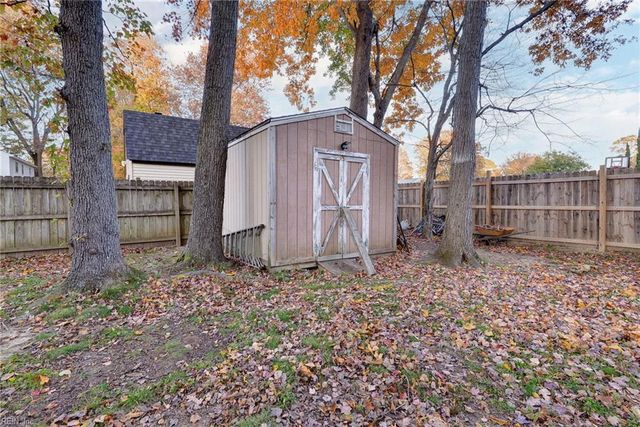 143 Longfellow DR, Newport News, VA 23602