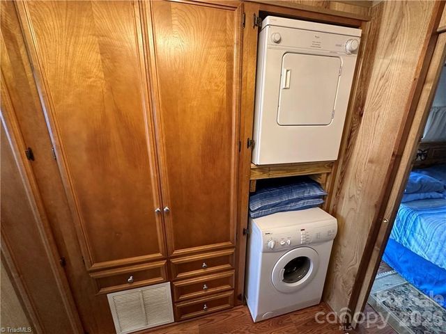 120 Elm Street, New London, NC 28127
