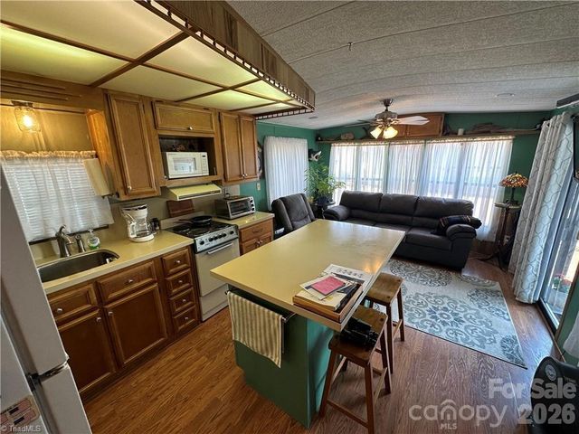 120 Elm Street, New London, NC 28127
