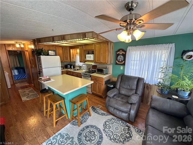 120 Elm Street, New London, NC 28127