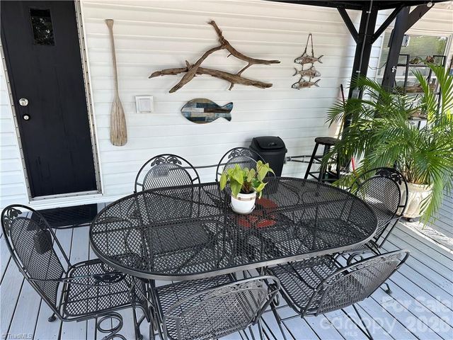 120 Elm Street, New London, NC 28127