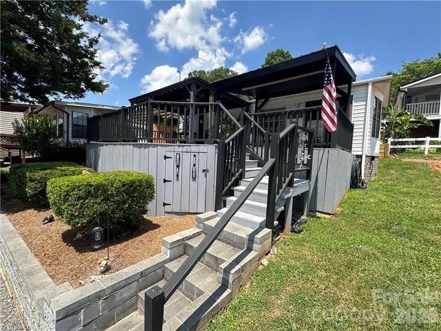 120 Elm Street, New London, NC 28127