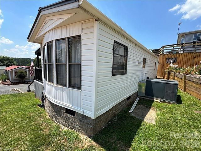 120 Elm Street, New London, NC 28127