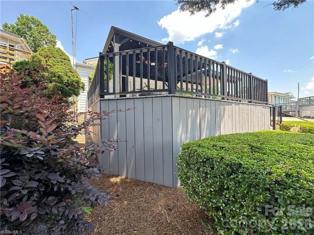 120 Elm Street, New London, NC 28127