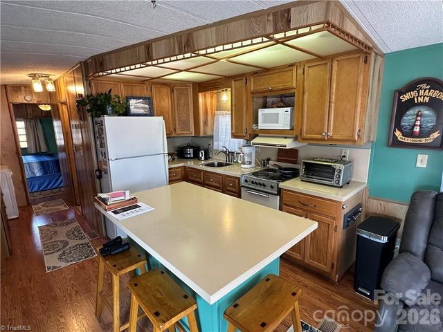 120 Elm Street, New London, NC 28127