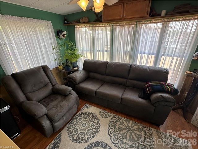 120 Elm Street, New London, NC 28127