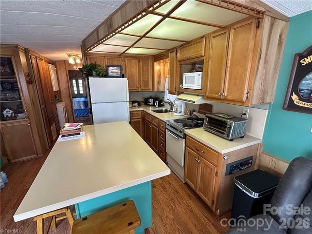 120 Elm Street, New London, NC 28127