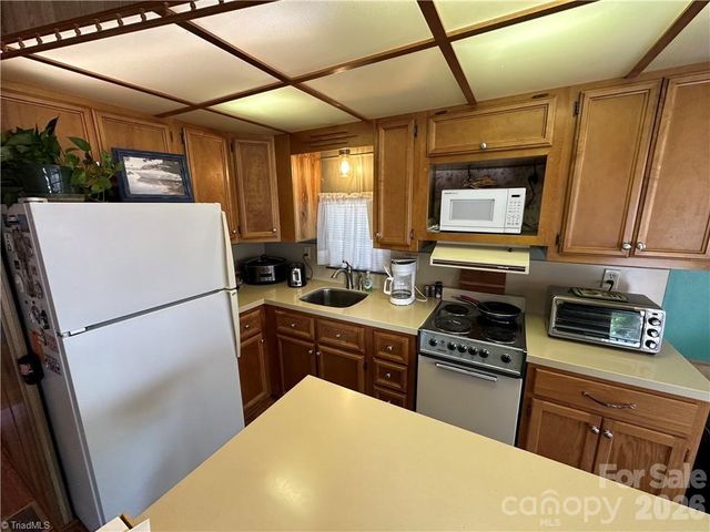 120 Elm Street, New London, NC 28127