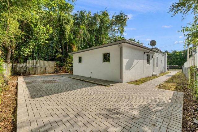 7537 NW 3rd Ave 2, Miami, FL 33150