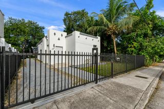 7537 NW 3rd Ave 2, Miami, FL 33150