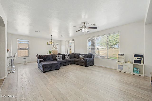 6959 S WILSON Drive, Chandler, AZ 85249