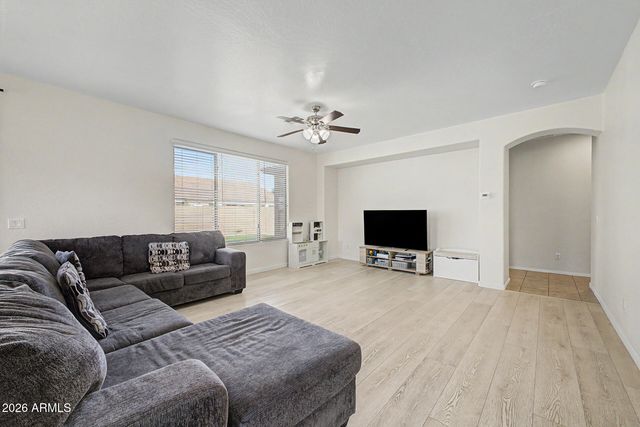 6959 S WILSON Drive, Chandler, AZ 85249