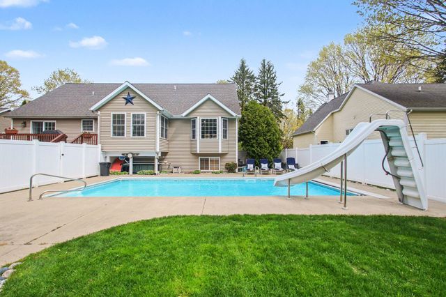 2300 Perry Street, Holland, MI 49424