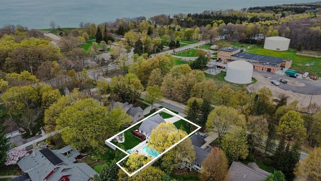 2300 Perry Street, Holland, MI 49424