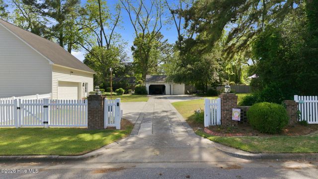 1126 N Market Street, Washington, NC 27889