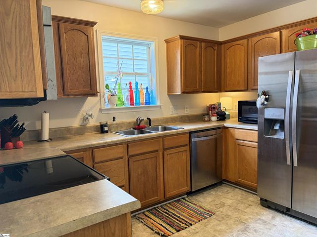5 Cedar Brook Court, Greenville, SC 29611