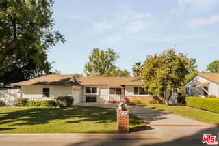 23153 Gonzales Drive, Woodland Hills (los Angeles), CA 91367