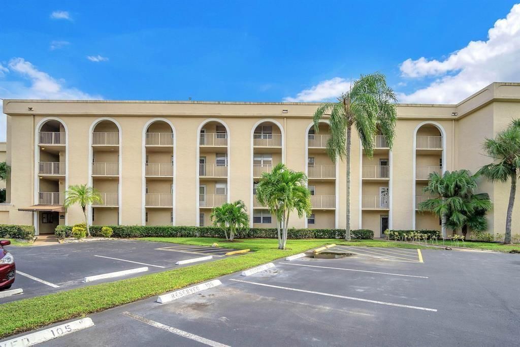 3231 Holiday Springs Boulevard 105, Margate, FL 33063