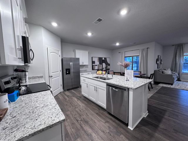 32 S Thorn Tree Street, Byhalia, MS 38611