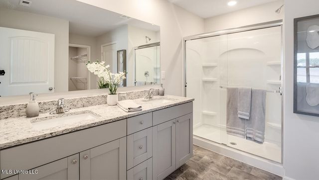 32 S Thorn Tree Street, Byhalia, MS 38611