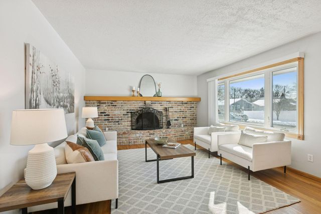 8824 41st Avenue N, New Hope, MN 55427